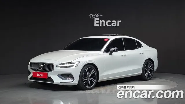 Volvo S60 2022 — фото 1