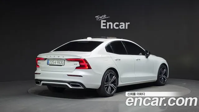 Volvo S60 2022 — фото 2