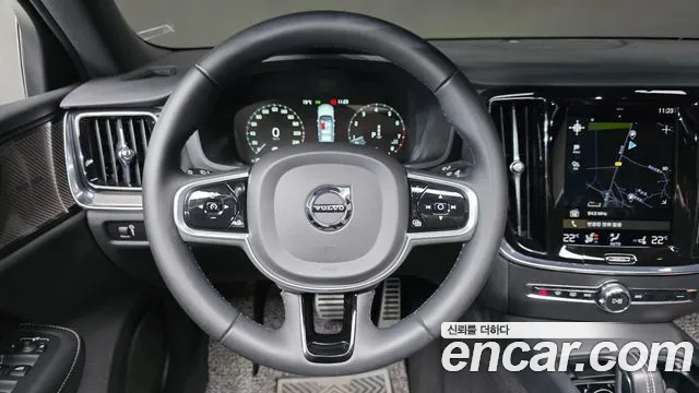 Volvo S60 2022 — фото 14