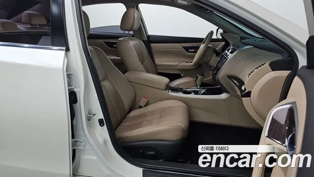 Nissan Altima 2016 — фото 10