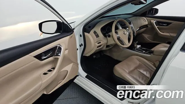 Nissan Altima 2016 — фото 11