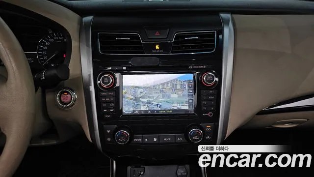 Nissan Altima 2016 — фото 14