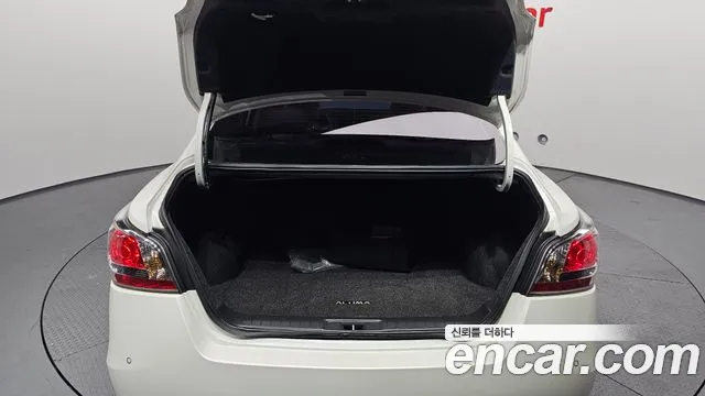 Nissan Altima 2016 — фото 20