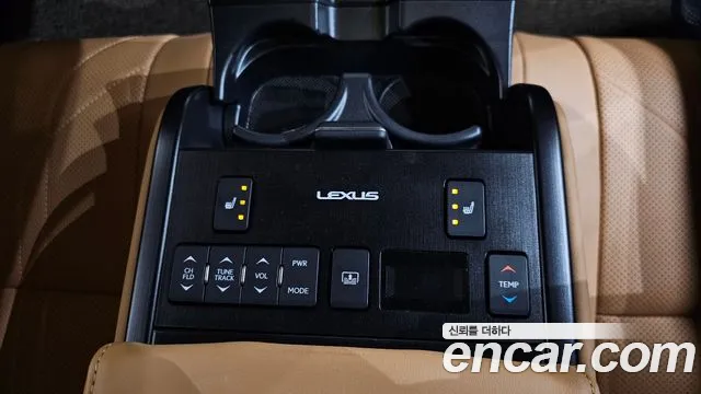 Lexus ES 2022 — фото 18