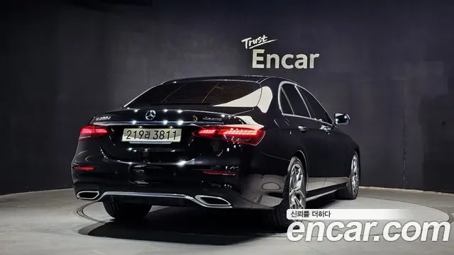 Mercedes-Benz E-Class 2023 — фото 2