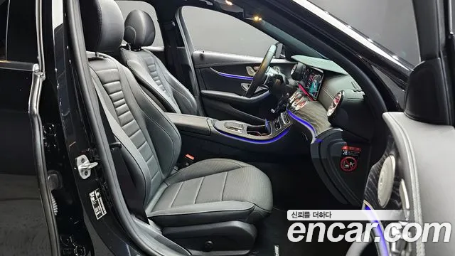 Mercedes-Benz E-Class 2023 — фото 10