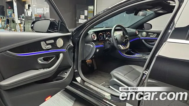 Mercedes-Benz E-Class 2023 — фото 11