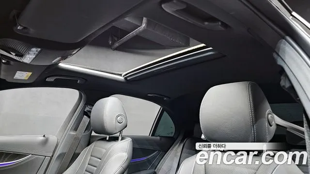 Mercedes-Benz E-Class 2023 — фото 18