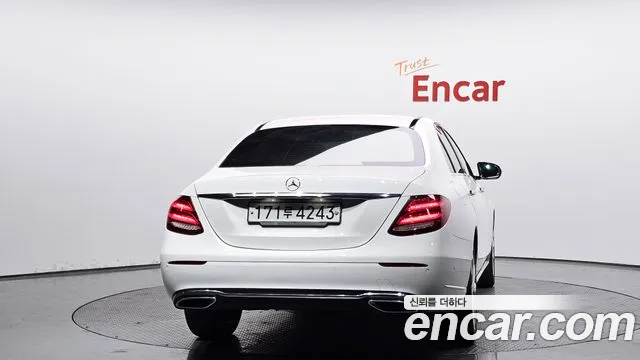 Mercedes-Benz E-Class 2020 — фото 4