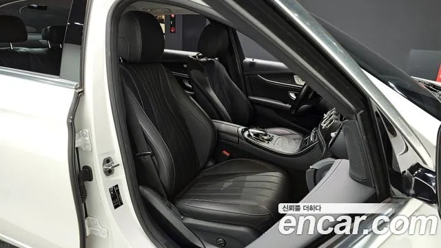 Mercedes-Benz E-Class 2020 — фото 10
