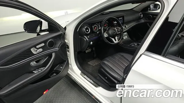 Mercedes-Benz E-Class 2020 — фото 11