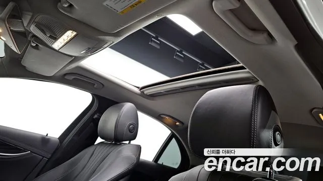 Mercedes-Benz E-Class 2020 — фото 17