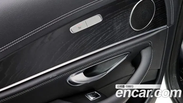 Mercedes-Benz E-Class 2020 — фото 19