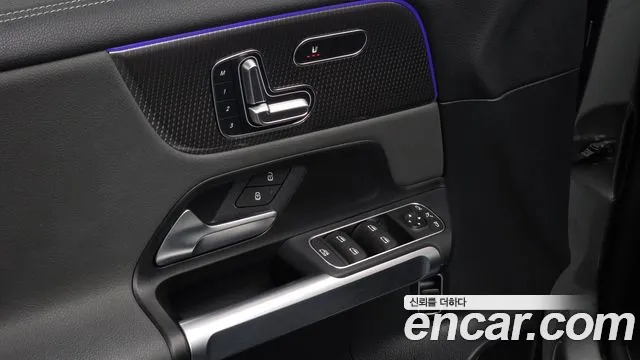 Mercedes-Benz EQB 2023 — фото 17