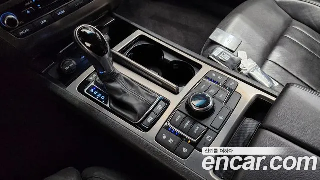 Hyundai Genesis 2016 — фото 9