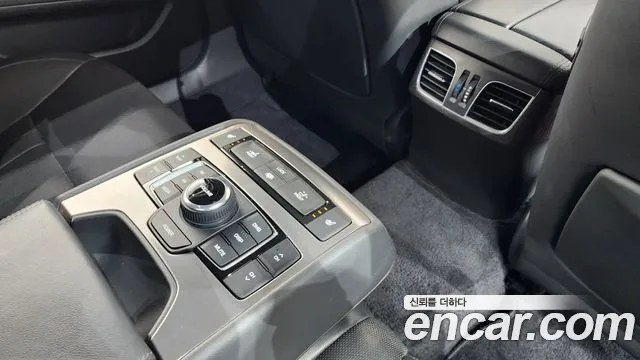 Hyundai Genesis 2016 — фото 18
