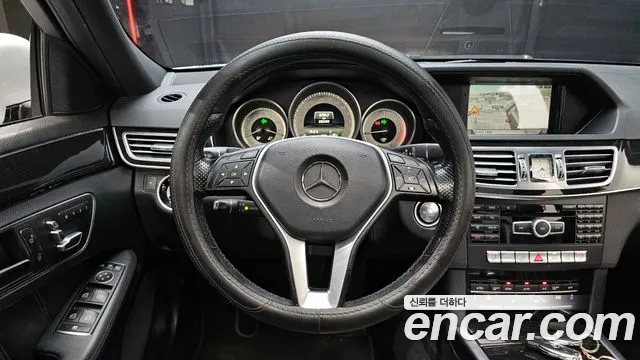 Mercedes-Benz E-Class 2014 — фото 13