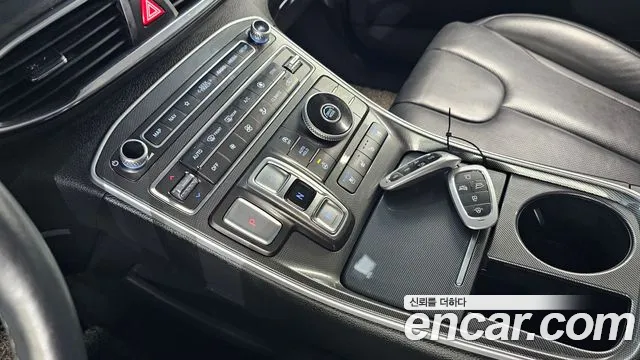 Hyundai Santafe 2021 — фото 9
