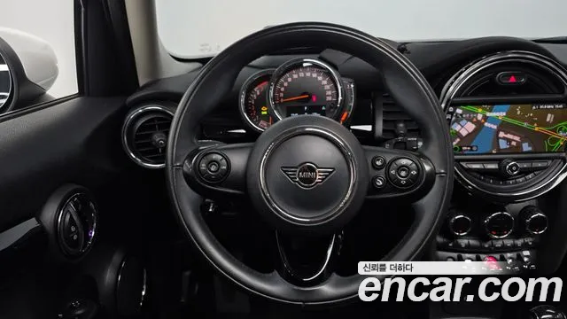 Mini Cooper 2020 — фото 13