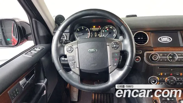 Land Rover Discovery 2016 — фото 13