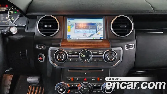 Land Rover Discovery 2016 — фото 14