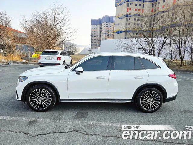 Mercedes-Benz GLC-Class 2023 — фото 5