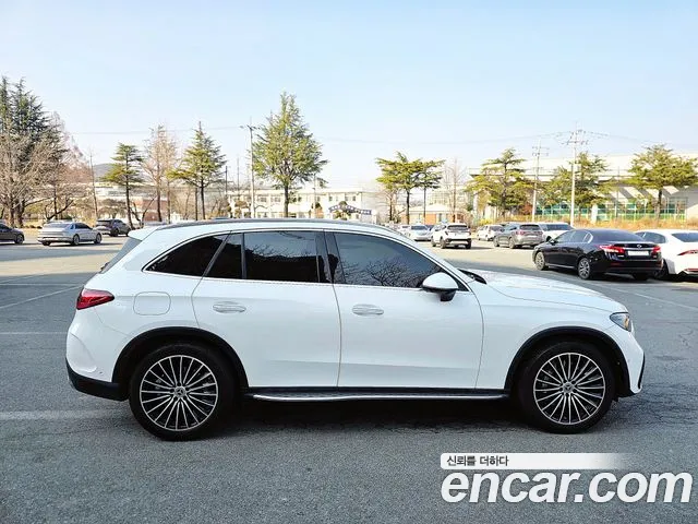 Mercedes-Benz GLC-Class 2023 — фото 6
