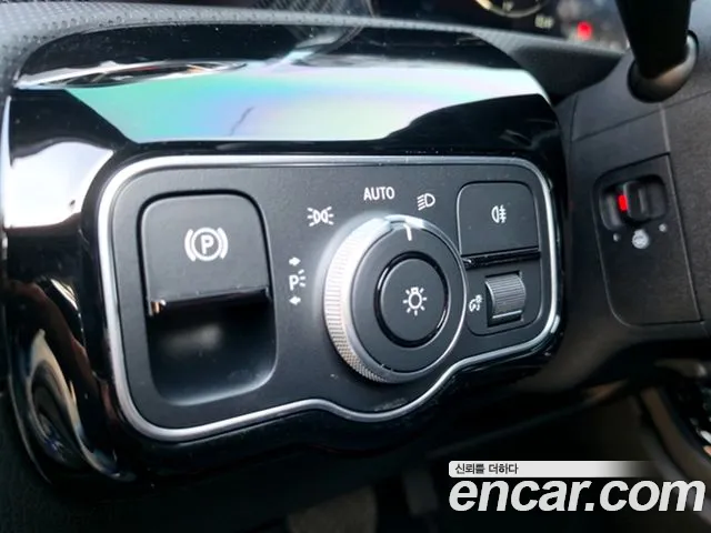 Mercedes-Benz A-Class 2025 — фото 8