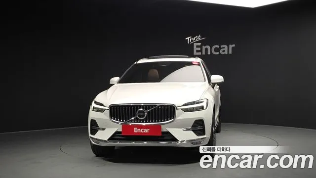 Volvo XC60 2025 — фото 3