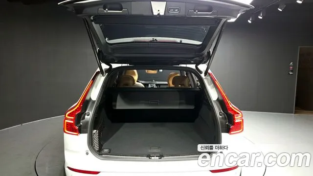Volvo XC60 2025 — фото 20
