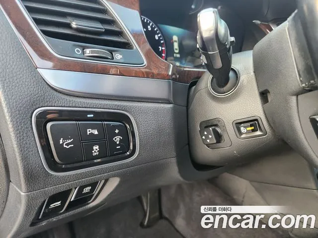 Hyundai Equus 2014 — фото 14