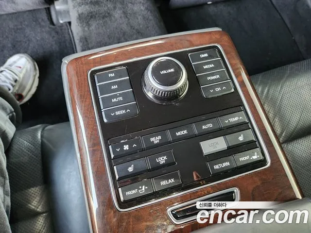 Hyundai Equus 2014 — фото 16