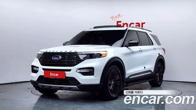 Ford Explorer 2021 — фото 1
