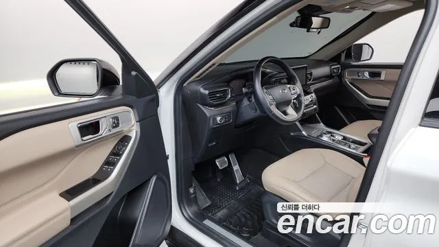 Ford Explorer 2021 — фото 10