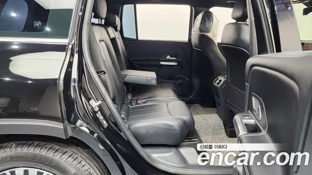 Mercedes-Benz GLB-Class 2024 — фото 12