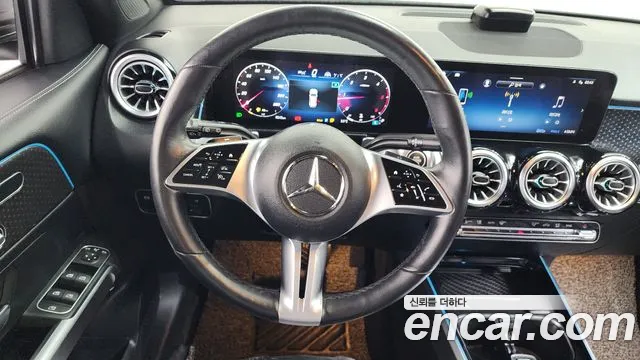 Mercedes-Benz GLB-Class 2024 — фото 13