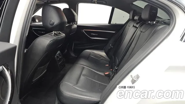 BMW 3-Series 2018 — фото 12
