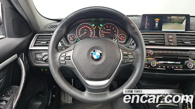 BMW 3-Series 2018 — фото 13