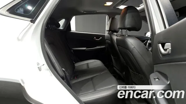 Hyundai Kona 2018 — фото 12