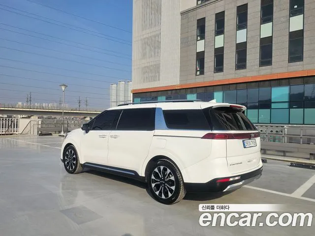 Kia Canival 2021 — фото 12