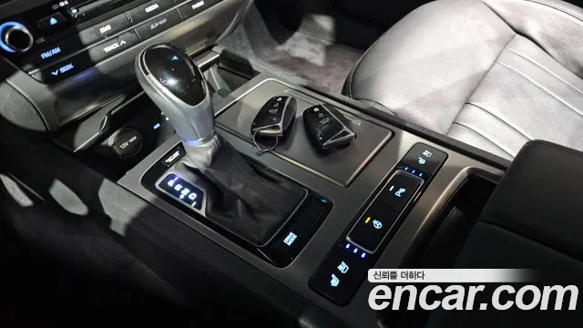 Hyundai Genesis 2015 — фото 9
