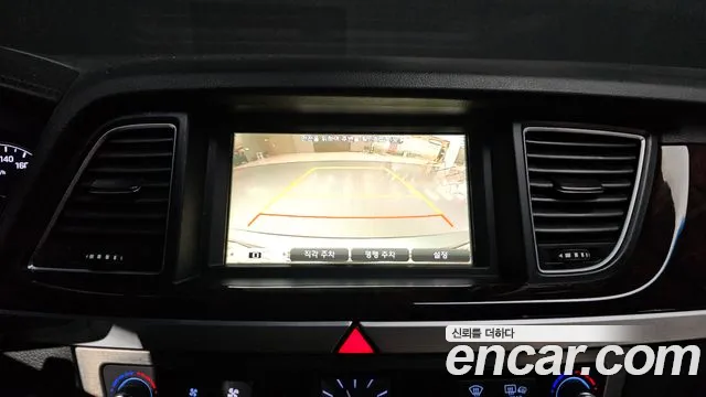 Hyundai Genesis 2015 — фото 13