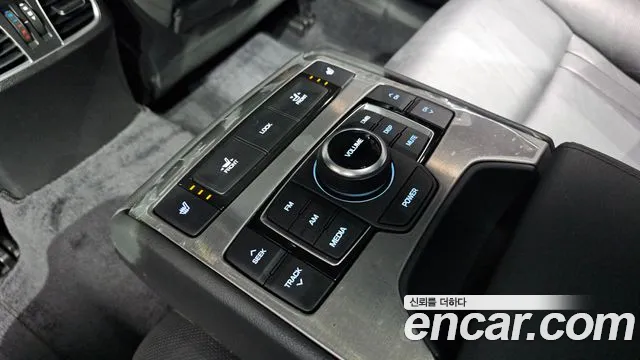 Hyundai Genesis 2015 — фото 18