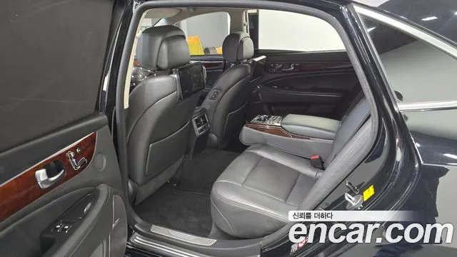 Hyundai Equus 2015 — фото 11