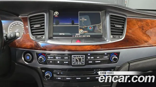 Hyundai Equus 2015 — фото 16