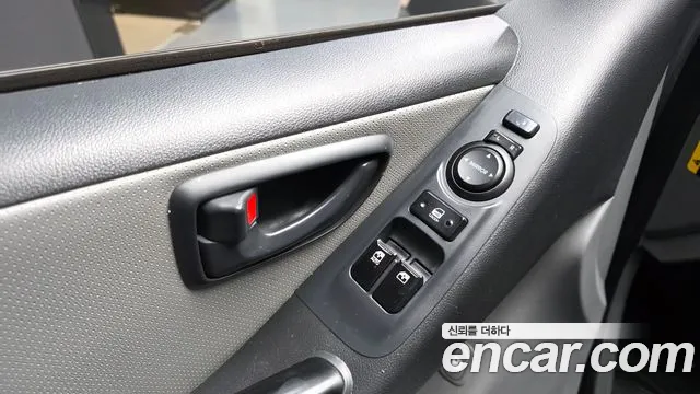Hyundai Starex 2019 — фото 18