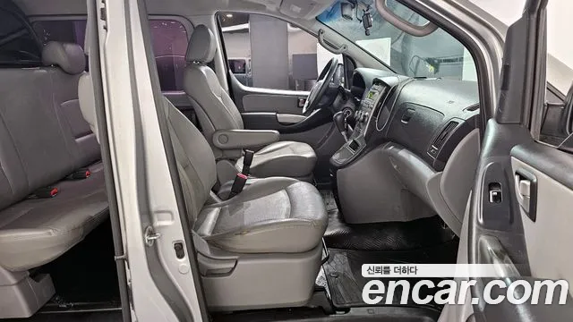 Hyundai Starex 2016 — фото 10