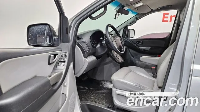 Hyundai Starex 2016 — фото 11