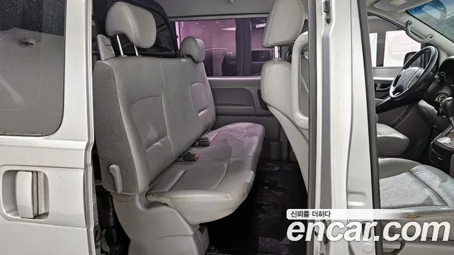Hyundai Starex 2016 — фото 12