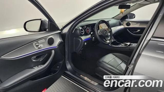 Mercedes-Benz E-Class 2018 — фото 10